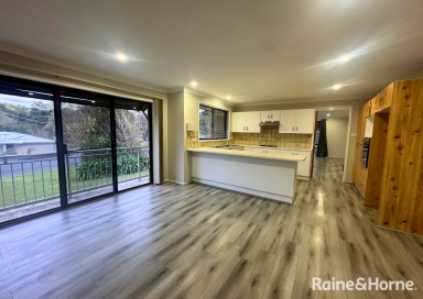 House Leased - NSW - Cambewarra Village - 2540 - Charming Split-Level Home  (Image 2)