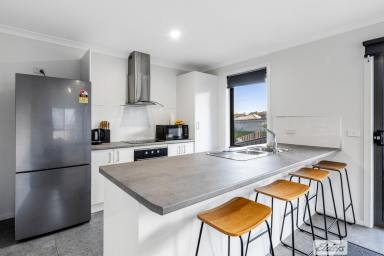 Unit For Sale - TAS - Shorewell Park - 7320 - Invest or Downsize  (Image 2)