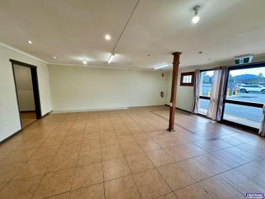 Retail For Lease - QLD - Kingaroy - 4610 - CBD Shop Frontage near large car park  (Image 2)