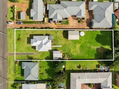 House For Sale - QLD - Harristown - 4350 - Opportunity Awaits....!  (Image 2)