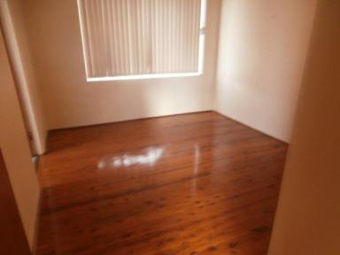 Unit For Lease - NSW - Coniston - 2500 - RENOVATED ONE BEDROOM UNIT!!  (Image 2)