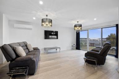 House For Sale - VIC - San Remo - 3925 - San Remo Coastal Elegance with Dual Living Potential  (Image 2)