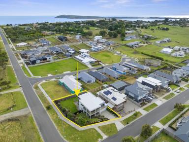 House For Sale - VIC - San Remo - 3925 - San Remo Coastal Elegance with Dual Living Potential  (Image 2)