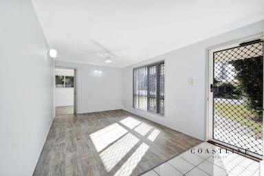 House For Lease - QLD - Bargara - 4670 - Coastal 3 Bedroom Brick Home  (Image 2)