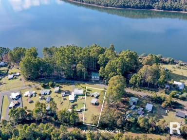 House For Sale - TAS - Bradys Lake - 7140 - The Ideal Getaway!  (Image 2)