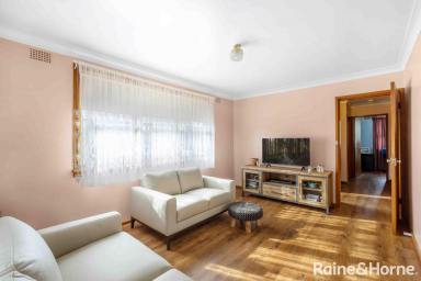 House For Sale - NSW - Nowra - 2541 - Lovingly Maintained Home  (Image 2)