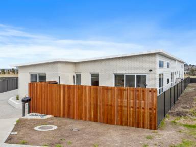 Unit For Sale - TAS - Sorell - 7172 - Stylish 3-bedroom units with parkland & water views  (Image 2)