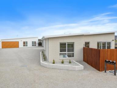 Unit For Sale - TAS - Sorell - 7172 - Stylish 3-bedroom units with parkland & water views  (Image 2)