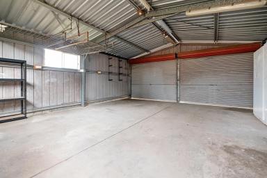 House For Sale - NSW - Clarence Town - 2321 - BRICK BEAUTY ON HALF AN ACRE IN THE HEART OF CLARENCE TOWN  (Image 2)