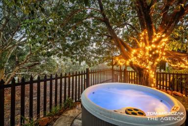 House For Sale - WA - Bedfordale - 6112 - A Stunning Lifestyle That Is a World Away, Yet So Close To It All  (Image 2)