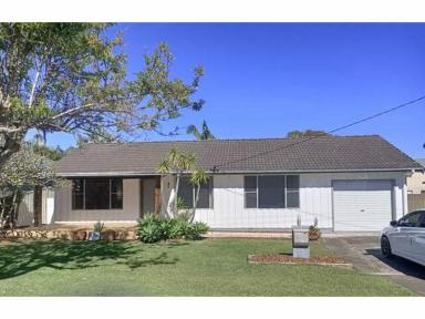 House Leased - NSW - Forster - 2428 - Three bedroom home in great location  (Image 2)