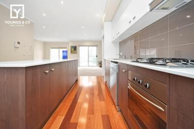 Unit For Sale - VIC - Shepparton - 3630 - Relaxing Bushland & Lake Views - 3 Bedroom Townhouse - Close to SAM  (Image 2)