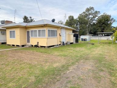 House For Sale - NSW - Moree - 2400 - INVEST OR OCCUPY - GREAT VALUE  (Image 2)