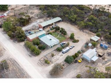 House For Sale - SA - Peake - 5301 - Dressed to impress, country charm with substantial shedding   (Image 2)