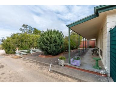 House For Sale - SA - Peake - 5301 - Dressed to impress, country charm with substantial shedding   (Image 2)