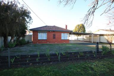 House For Sale - VIC - Rochester - 3561 - FULLY RENOVATED FAMILY GEM IN THE HEART OF ROCHESTER  (Image 2)