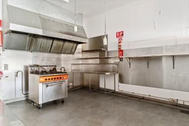 Retail For Lease - QLD - Toowoomba City - 4350 - Food Retail/Takeaway Tenancy - High Exposure CBD Location  (Image 2)