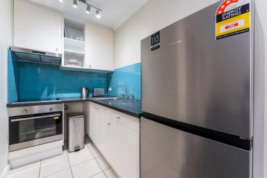Flat For Lease - VIC - St Kilda - 3182 - FULLY FURNISHED IN ST KILDA  (Image 2)