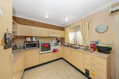 Unit For Sale - NSW - Adelong - 2729 - Two Bedroom Unit  (Image 2)