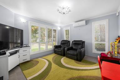 House For Sale - QLD - Kearneys Spring - 4350 - Fantastic Family Living in Kearneys Spring !  (Image 2)