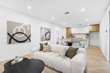 House For Sale - WA - Melville - 6156 - Luxurious New Beginnings!  (Image 2)