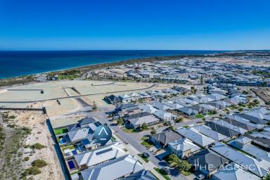 House For Sale - WA - Jindalee - 6036 - Life Is Good By The Beach!.  (Image 2)