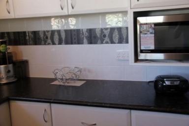 House For Sale - WA - Pegs Creek - 6714 - Spacious Karratha Home with Rear Shed, Dual Driveways & Outdoor Entertaining  (Image 2)