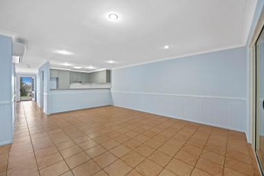 Unit For Lease - QLD - Darling Heights - 4350 - Walking distance to the University!  (Image 2)