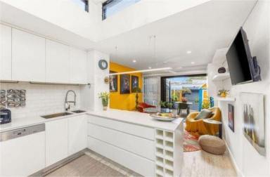 Terrace For Sale - NSW - Redfern - 2016 - Modern 2-bedroom, 2-bathroom, light-filled terrace with old-world features  (Image 2)