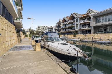 Apartment For Sale - WA - Mandurah - 6210 - LUXURY ON THE WATER!!  (Image 2)