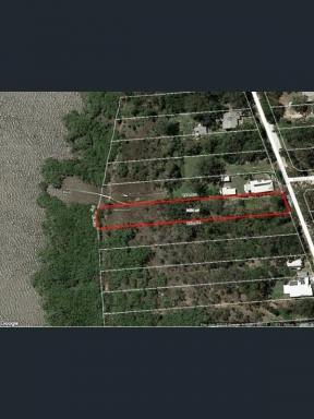 Residential Block For Sale - QLD - Macleay Island - 4184 - Huge Waterfront 2494 m2  Block with Development Approval and Infrastructure in Place... Potential Plus!  (Image 2)