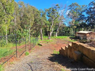 Residential Block For Sale - QLD - Macleay Island - 4184 - Large block!!!  (Image 2)