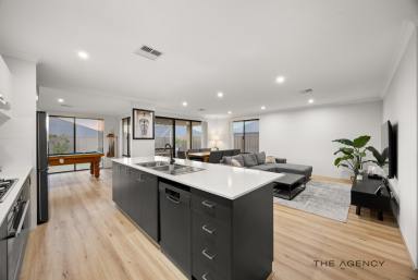 House For Sale - WA - Mandogalup - 6167 - SHOWSTOPPER SHOW HOME WITH A HIGH END DESIGN  (Image 2)