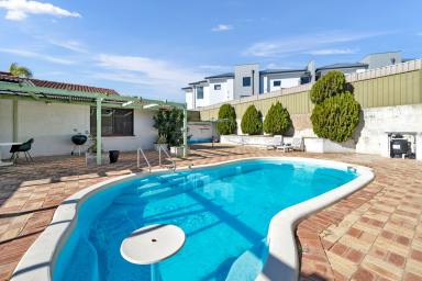 House For Sale - WA - Yanchep - 6035 - Elevated Entertainer with Pool in Prime Yanchep Location  (Image 2)