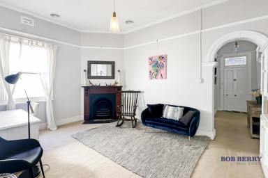 House Leased - NSW - Dubbo - 2830 - Three Bedroom Home in prime location - Can be offered UNFURNISHED!  (Image 2)