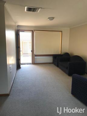 Unit For Lease - NSW - Inverell - 2360 - Tidy Unit in Ashford  (Image 2)