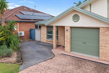 Duplex/Semi-detached For Sale - NSW - Raymond Terrace - 2324 - SPACIOUS, LOW-MAINTENANCE LIVING IN A QUIET CUL-DE-SAC!  (Image 2)