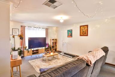 House For Sale - VIC - Mildura - 3500 - SUPERB LOCATION  (Image 2)