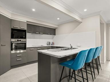 House For Lease - NSW - Old Bar - 2430 - MODERN FOUR BEDROOM HOME WITH SHED  (Image 2)