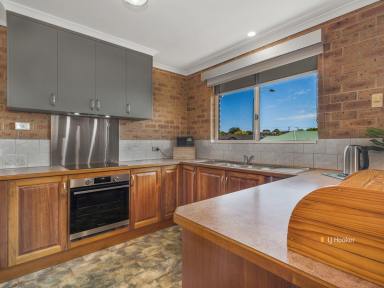 Unit For Sale - TAS - Devonport - 7310 - Neater than a Pin  (Image 2)