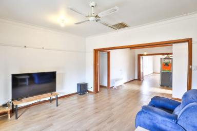 House For Sale - VIC - Manangatang - 3546 - THE COUNTRY LIFE  (Image 2)