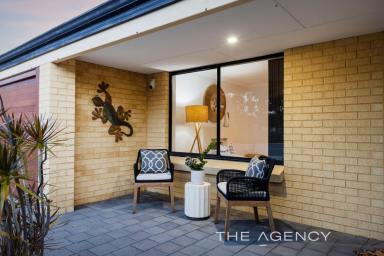 House For Sale - WA - Carramar - 6031 - RELAXED FAMILY LIVING IN PRIME LOCATION  (Image 2)