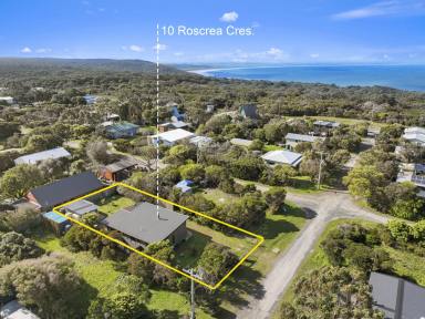 House For Sale - VIC - Walkerville - 3956 - Stylish coastal escape for lovers of the great outdoors  (Image 2)