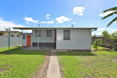 House For Lease - QLD - Edmonton - 4869 - Large Renovated Fully Air Conditioned Cottage - Fully Fenced  (Image 2)