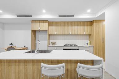 House For Sale - WA - Scarborough - 6019 - Luxury, Stylish & Brand New!  (Image 2)