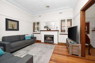 House For Sale - VIC - Flora Hill - 3550 - Period Charm and Modern Comfort in Hallam Street  (Image 2)