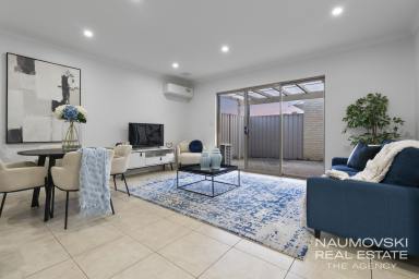 House For Sale - WA - Pearsall - 6065 - BEAUTIFUL LOW MAINTENANCE PARKSIDE LIVING!  (Image 2)