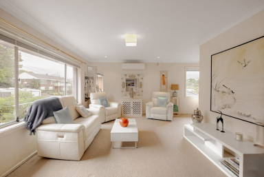 House For Lease - NSW - Mangerton - 2500 - Charming 3 Bedroom Home in Mangerton!  (Image 2)