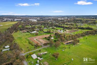 House For Sale - VIC - East Bendigo - 3550 - Expression of Interest – Closes Tuesday, 18 July 2025  (Image 2)
