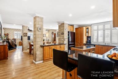 House For Sale - WA - South Yunderup - 6208 - Island Paradise Living!!!  (Image 2)